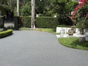 Resin-bound stone driveway in Miami